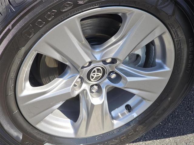 Photo of 2024 Silver Sky Metallic Toyota RAV4 Hybrid