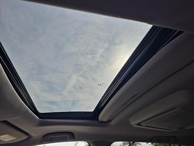 Photo of 2019 Lunar Silver Metallic Honda Pilot