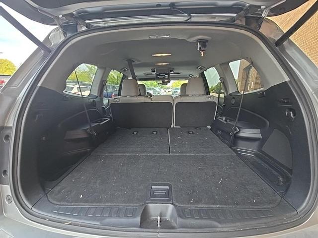 Photo of 2019 Lunar Silver Metallic Honda Pilot