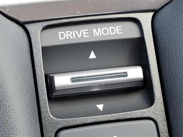 Photo of 2026 Pearl Honda HR-V
