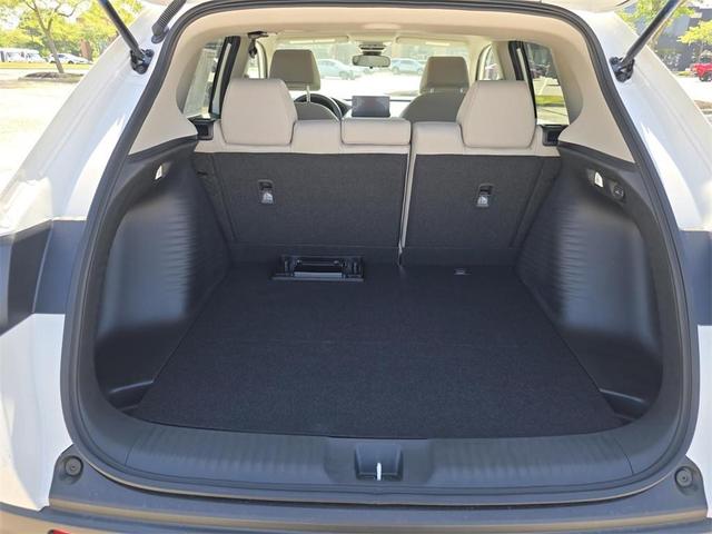 Photo of 2026 Platinum White Pearl Honda HR-V