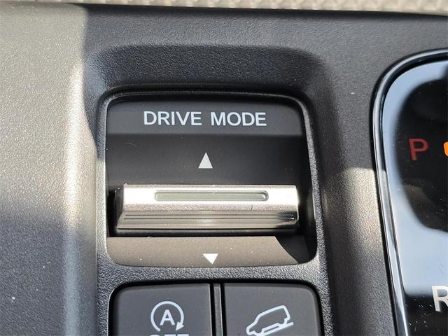 Photo of 2026 Meteorite Gray Metallic Honda CR-V