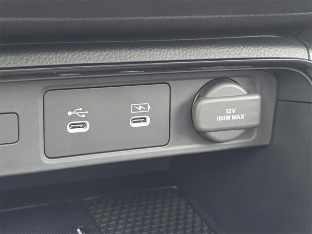 Photo of 2026 Solar Silver Metallic Honda CR-V Hybrid