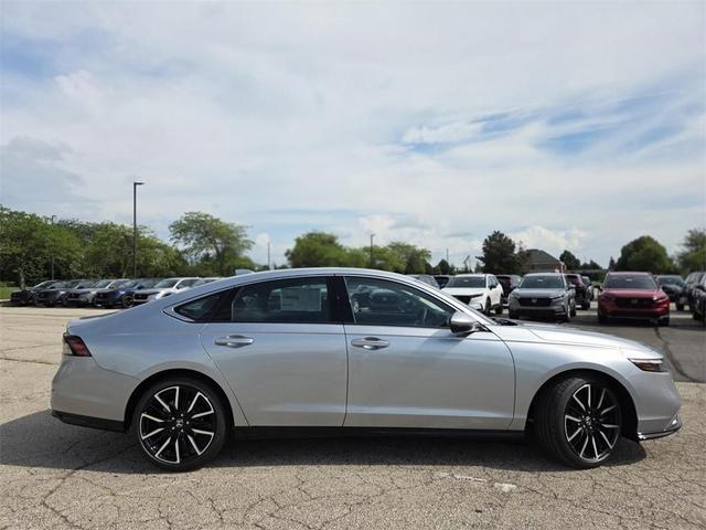 Photo of 2025 Solar Silver Metallic Honda Accord Hybrid