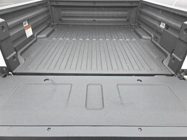 Photo of 2025 Platinum White Pearl Honda Ridgeline