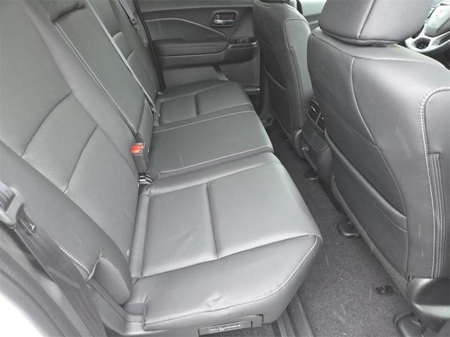 Photo of 2025 Platinum White Pearl Honda Ridgeline