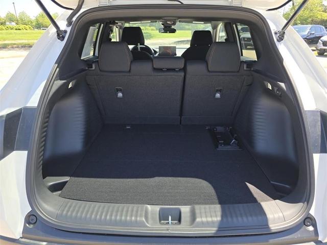 Photo of 2026 Platinum White Pearl Honda HR-V