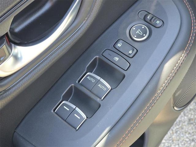 Photo of 2026 Platinum White Pearl Honda HR-V