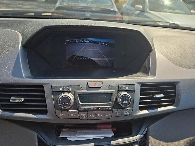 Photo of 2013 Taffeta White Honda Odyssey