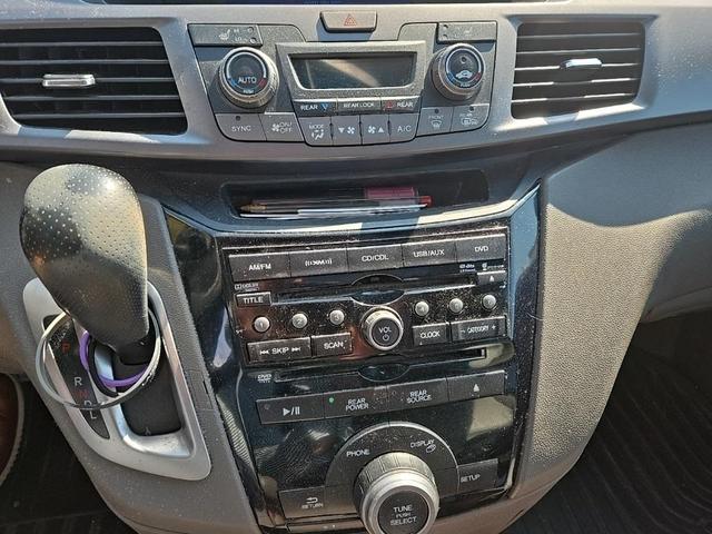 Photo of 2013 Taffeta White Honda Odyssey
