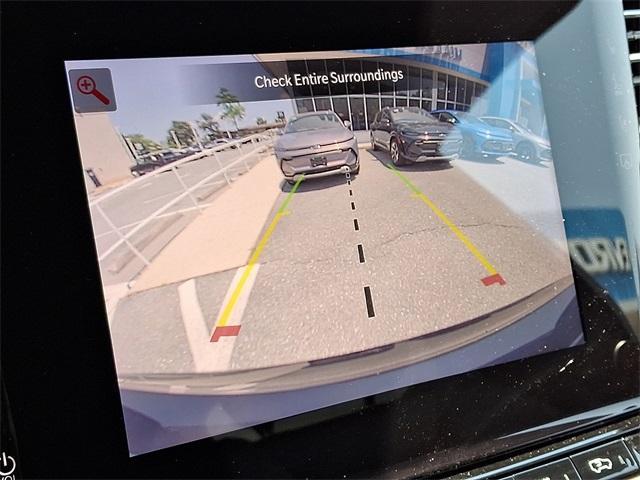 Photo of 2022 Metallic Jeep Wagoneer
