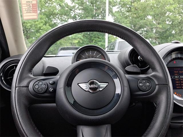 Photo of 2016 Light White MINI Countryman