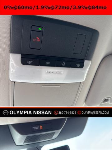 Photo of 2025 Everest White Pearl Tricoat Nissan Pathfinder