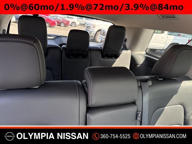 Photo of 2025 Everest White Pearl Tricoat Nissan Pathfinder