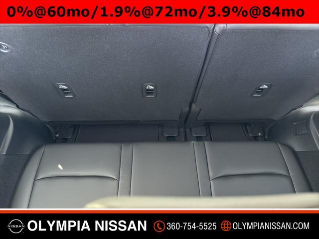 Photo of 2025 Everest White Pearl Tricoat Nissan Pathfinder