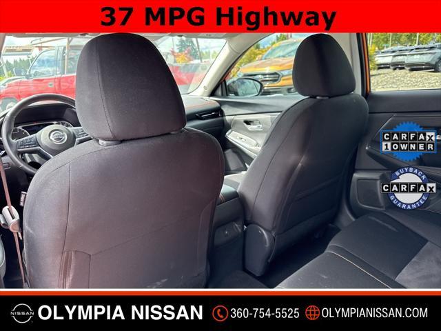 Photo of 2023 Monarch Orange Metallic/Super Black Nissan Sentra