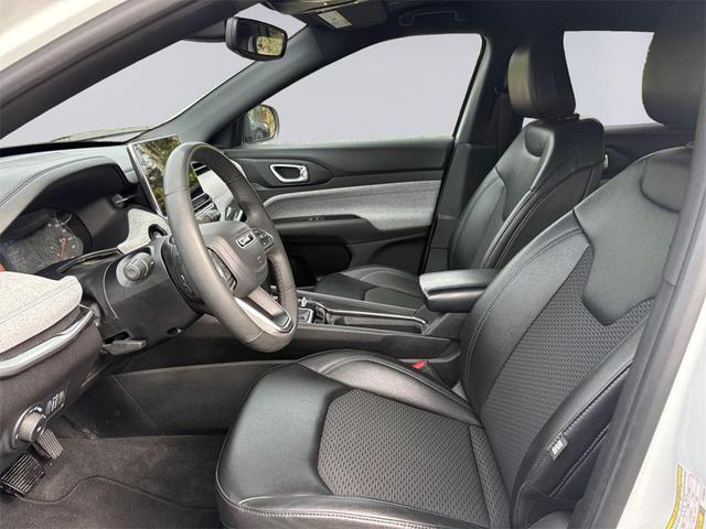 Photo of 2024 Bright White Clearcoat Jeep Compass