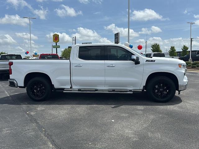 Photo of 2024 White Chevrolet Silverado 1500