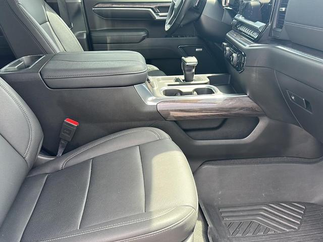 Photo of 2024 White Chevrolet Silverado 1500