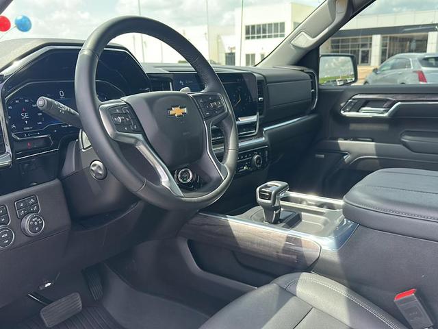 Photo of 2024 White Chevrolet Silverado 1500