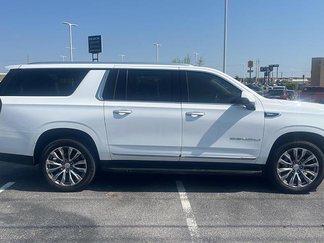 Photo of 2021 White GMC Yukon XL