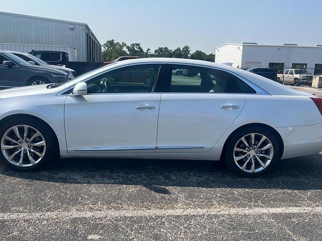 Photo of 2016 White Cadillac XTS