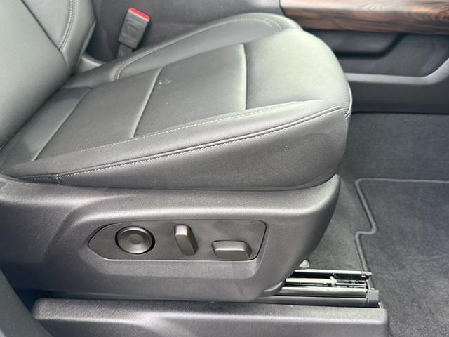 Photo of 2024 White GMC Sierra 1500