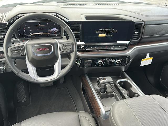 Photo of 2024 White GMC Sierra 1500