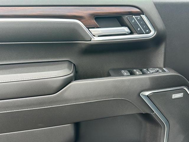 Photo of 2024 White GMC Sierra 1500
