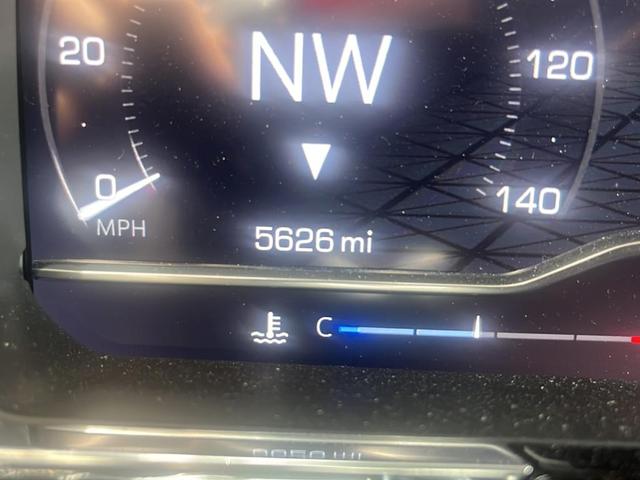 Photo of 2024 White GMC Sierra 1500