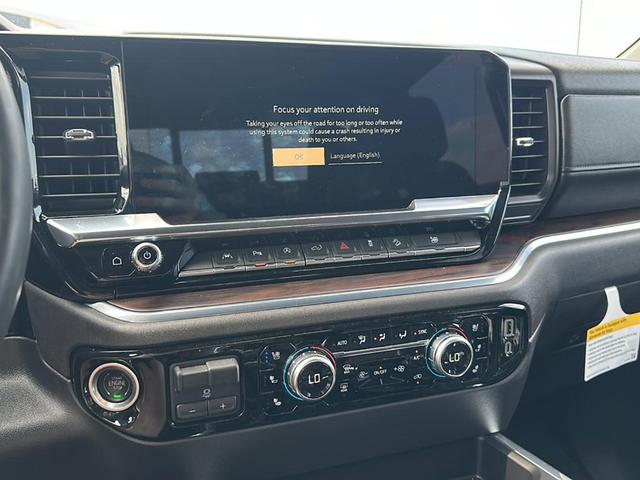 Photo of 2024 White GMC Sierra 1500