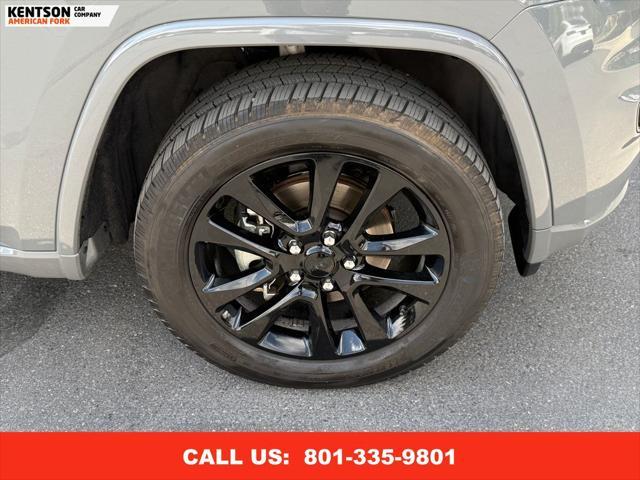Photo of 2020 Sting-Gray Clearcoat Jeep Grand Cherokee