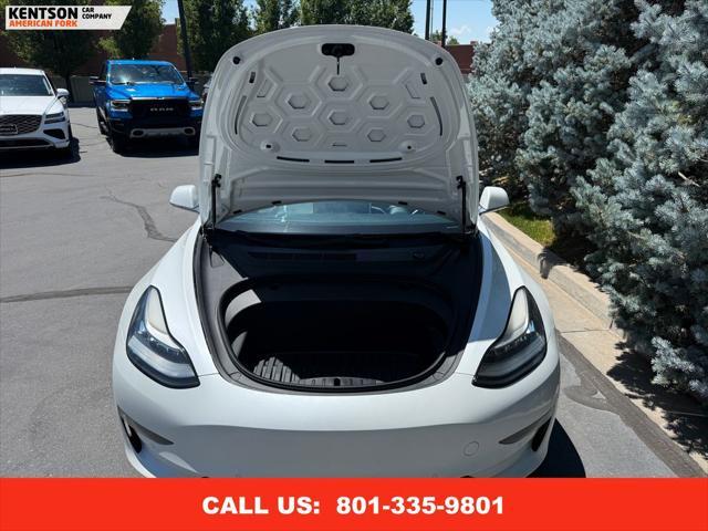 Photo of 2020 Pearl White Multi-Coat Tesla Model 3