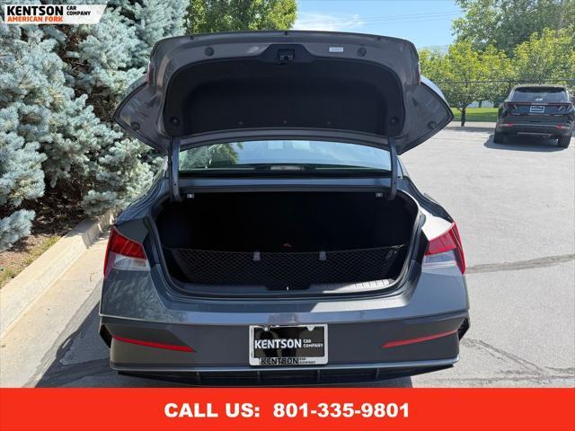 Photo of 2024 Ecotronic Gray Hyundai ELANTRA