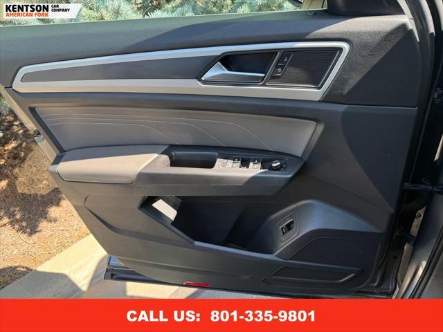 Photo of 2023 Platinum Gray Metallic Volkswagen Atlas