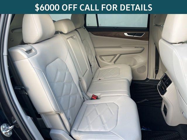 Photo of 2025 Deep Black Pearl Volkswagen Atlas