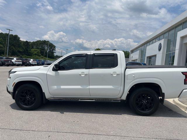 Photo of 2023 Glacier White Nissan Frontier