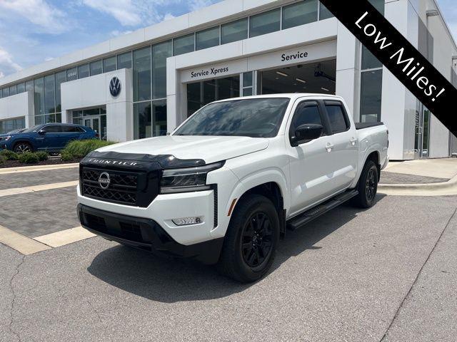 Photo of 2023 Glacier White Nissan Frontier