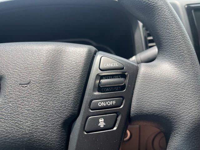 Photo of 2023 Glacier White Nissan Frontier