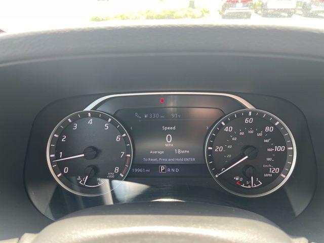 Photo of 2023 Glacier White Nissan Frontier