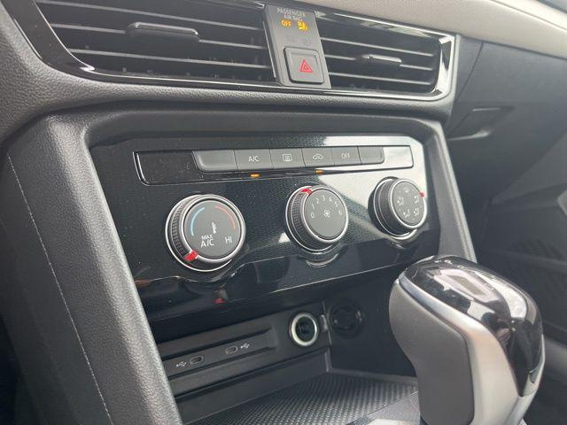 Photo of 2025 Pure White Volkswagen Taos
