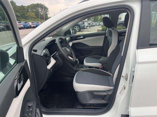 Photo of 2025 Pure White Volkswagen Taos