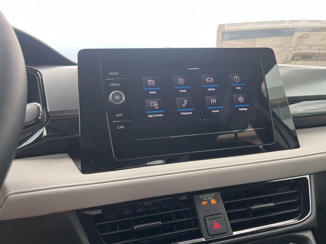 Photo of 2025 Pure White Volkswagen Taos
