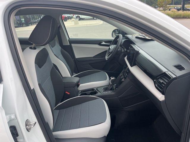 Photo of 2025 Pure White Volkswagen Taos