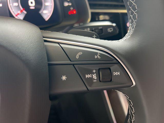 Photo of 2025 Waitomo Blue Metallic Audi Q7