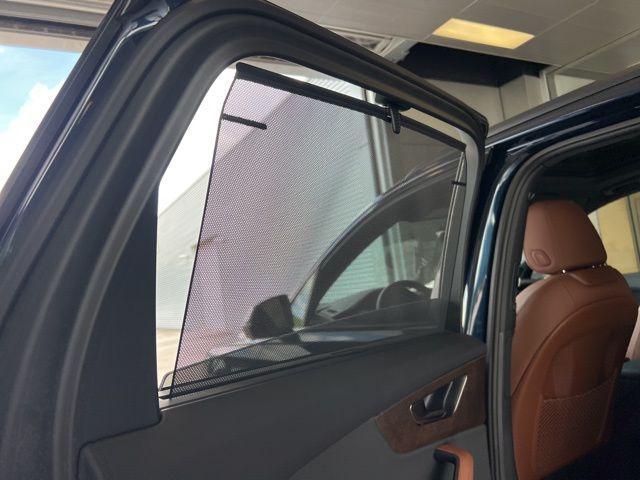 Photo of 2025 Waitomo Blue Metallic Audi Q7
