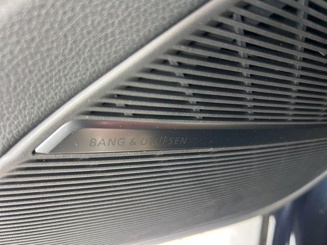 Photo of 2025 Waitomo Blue Metallic Audi Q7