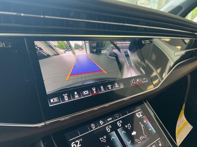 Photo of 2025 Waitomo Blue Metallic Audi Q7