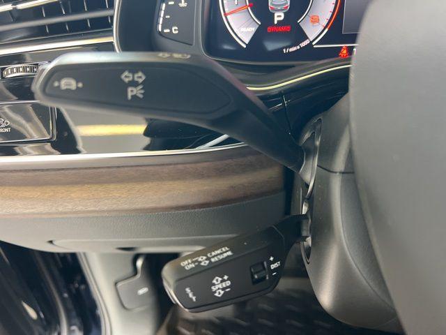 Photo of 2025 Waitomo Blue Metallic Audi Q7