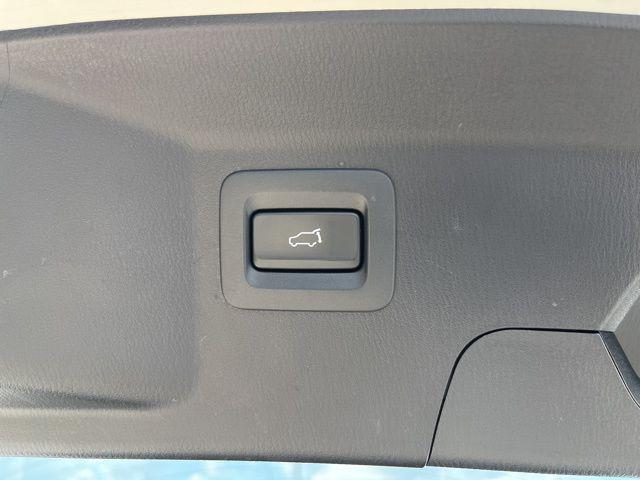 Photo of 2023 Snowflake White Pearl Mica Mazda CX-9